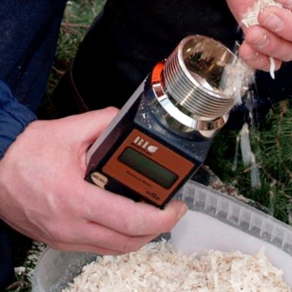 Moisture meter for sawdust and wood pellets from Wile at
